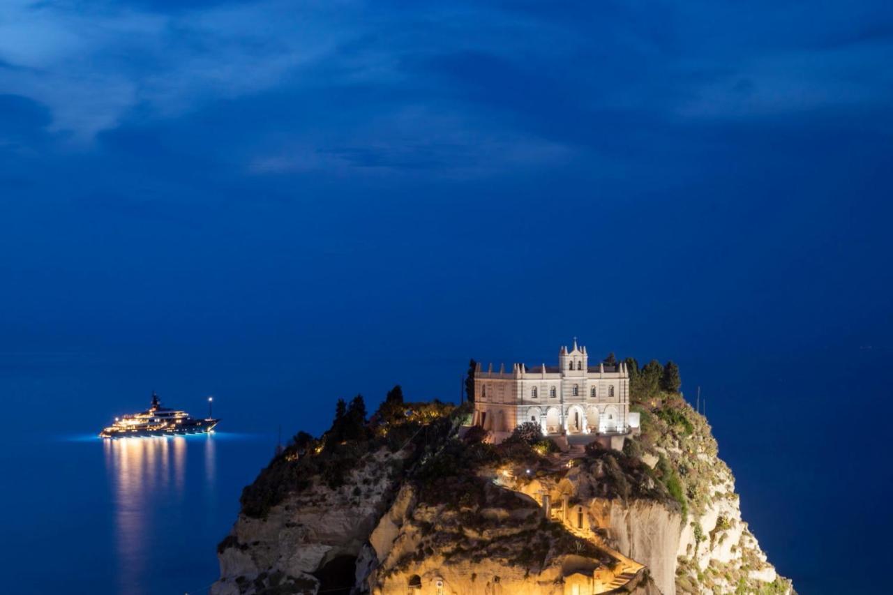 All'Angolo Della Torre トロペーア エクステリア 写真